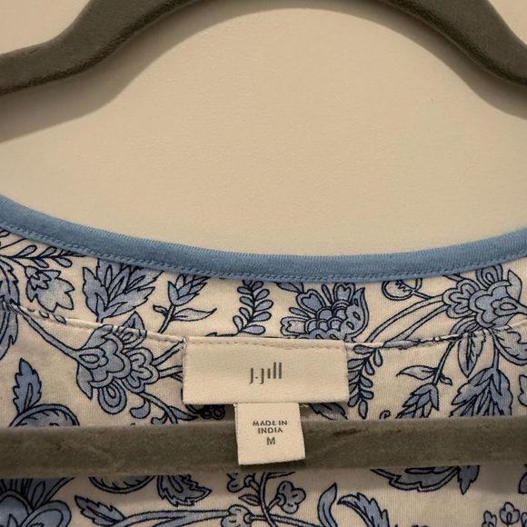 J. Jill Blue Floral Patterned Top - Picture 6 of 9